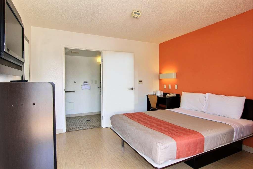 Motel 6-Swift Current, Sk Room photo